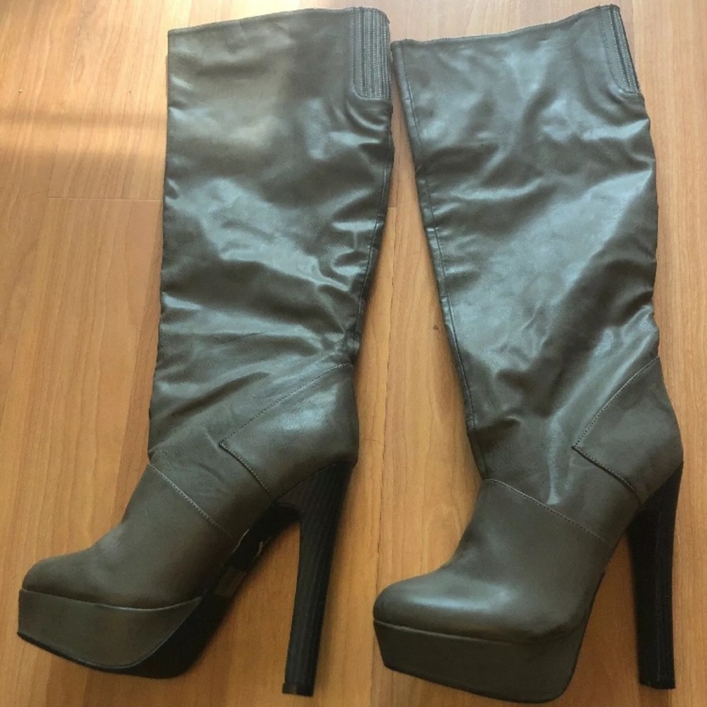 Victoria’s Secret Colin Stuart Platform Boot Sz 8